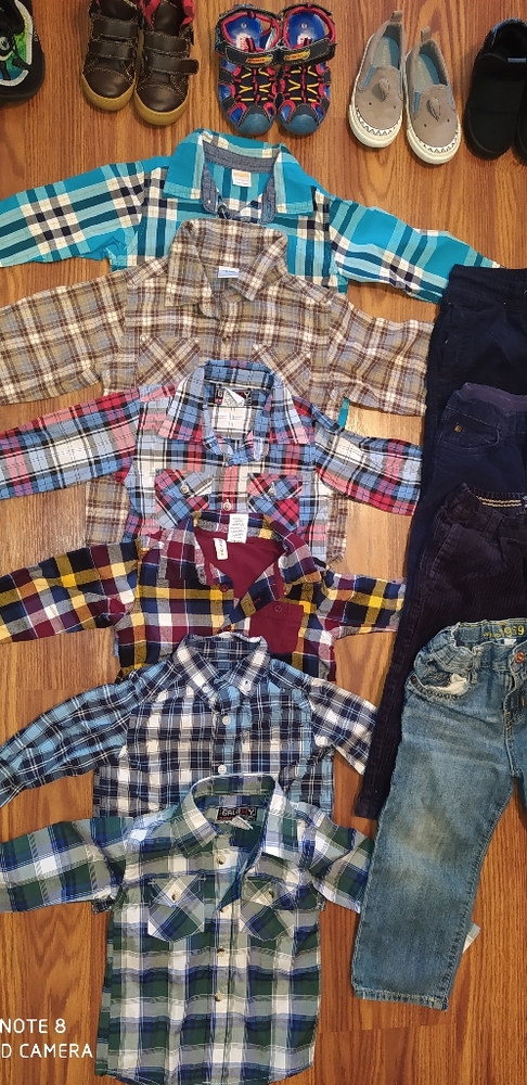 Kids closet 2t ( casual shirts, pants, shoes)